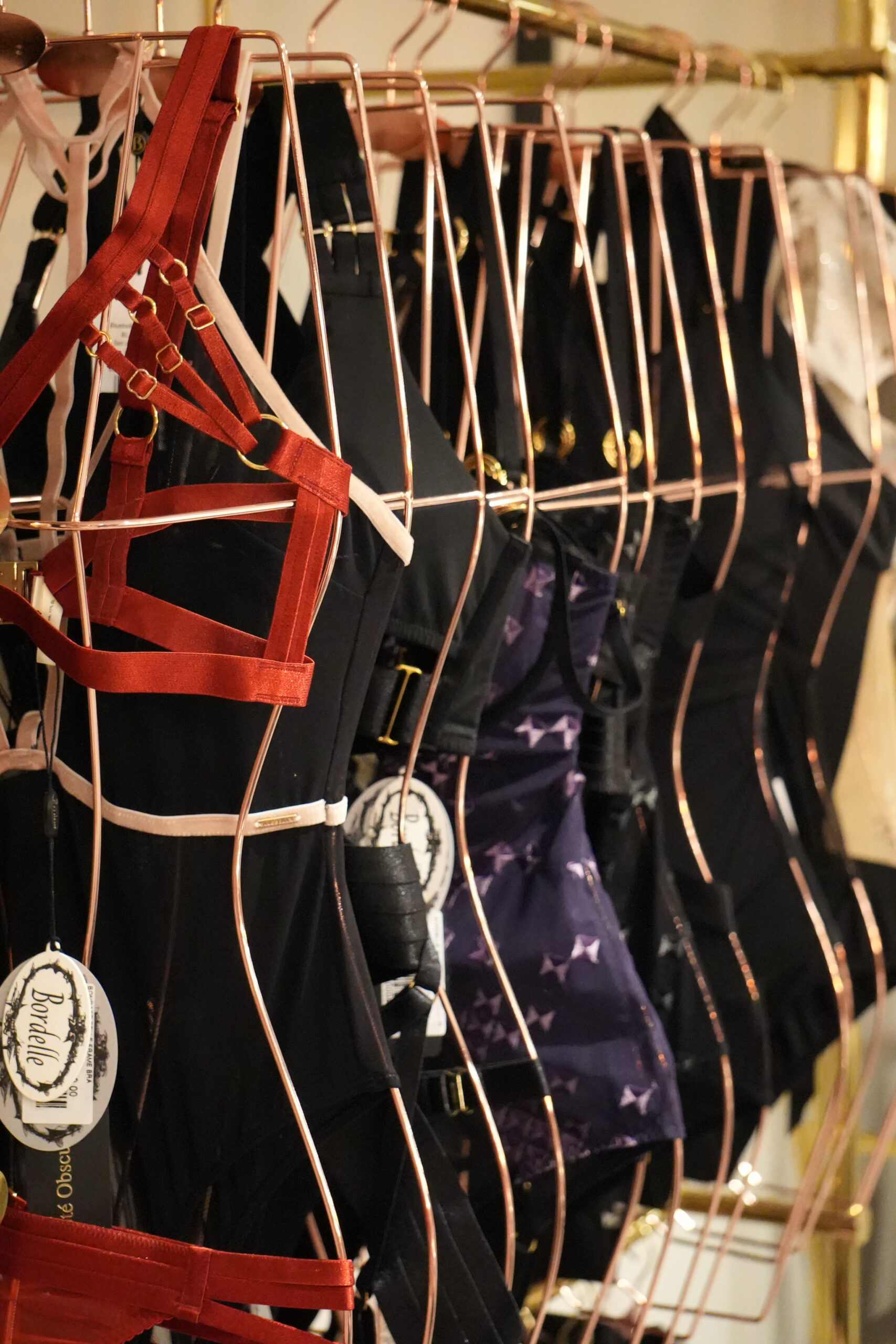 LUXURY LINGERIE - AZTHIBA Beauty